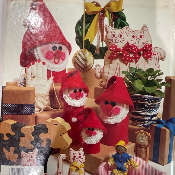 Vintage Better Homes and Gardens Easy Bazaar Crafts Hardcover Book  1981 - Picture 2 of 12